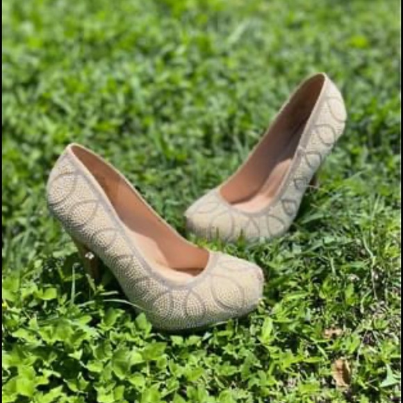 Heels - Picture 1 of 2